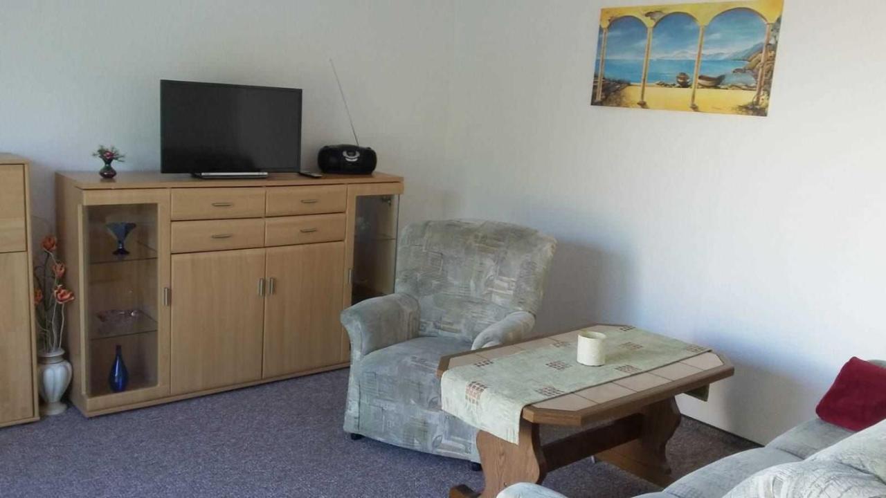 Ruegen_Fewo 24 Thesenvitz Habitación foto